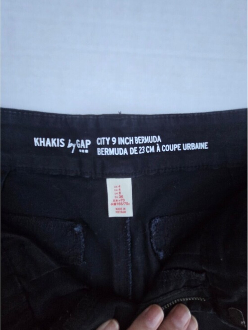 Gap Khakis Women’s Black 9” Bermuda Shorts City Fit Preppy Y2K Minimalist sz 4